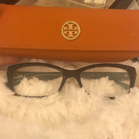 Tory Burch Accessories - Tory Burch tortoise glasses with logo case